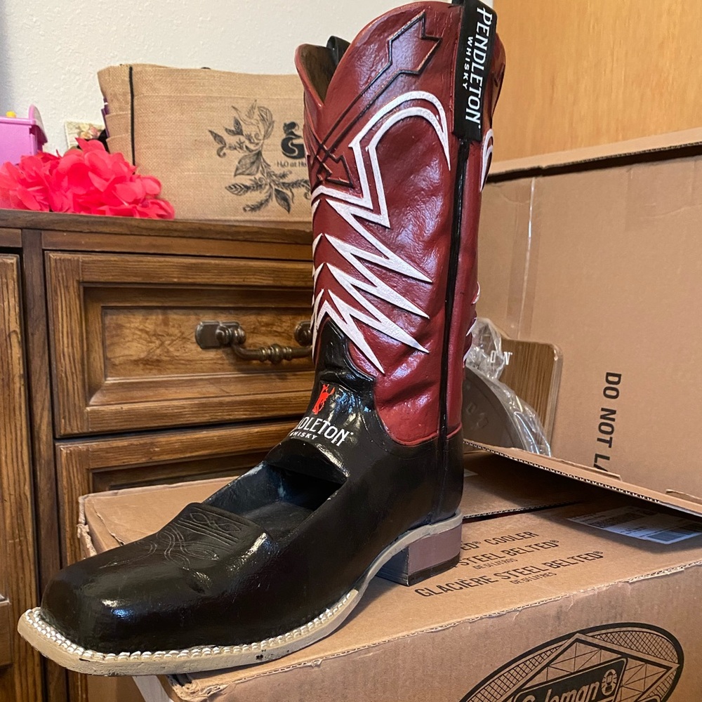 🥃 Pendleton Whisky Boot Bar Decor 🥃